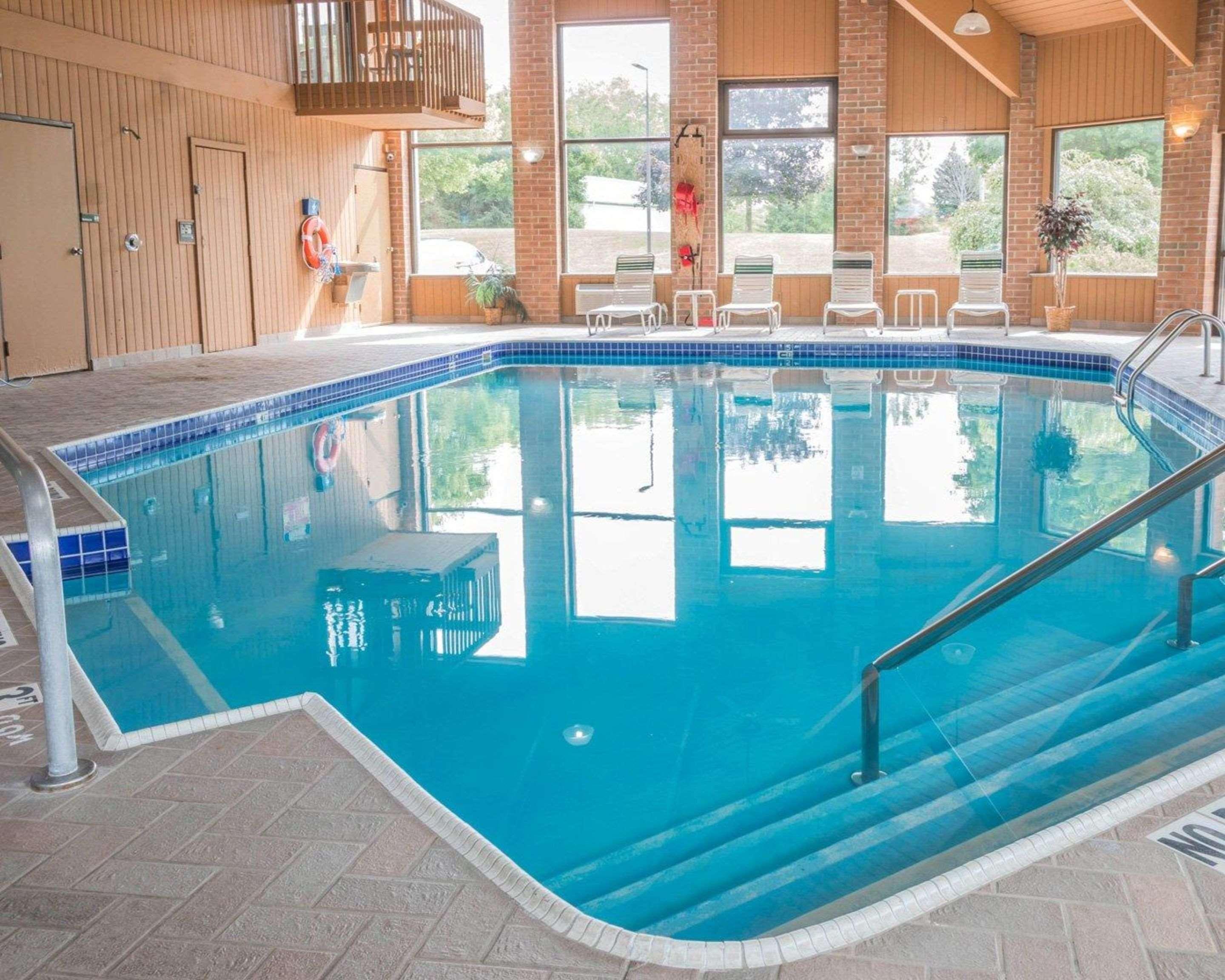 Quality Inn Grand Rapids North Walker Eksteriør billede