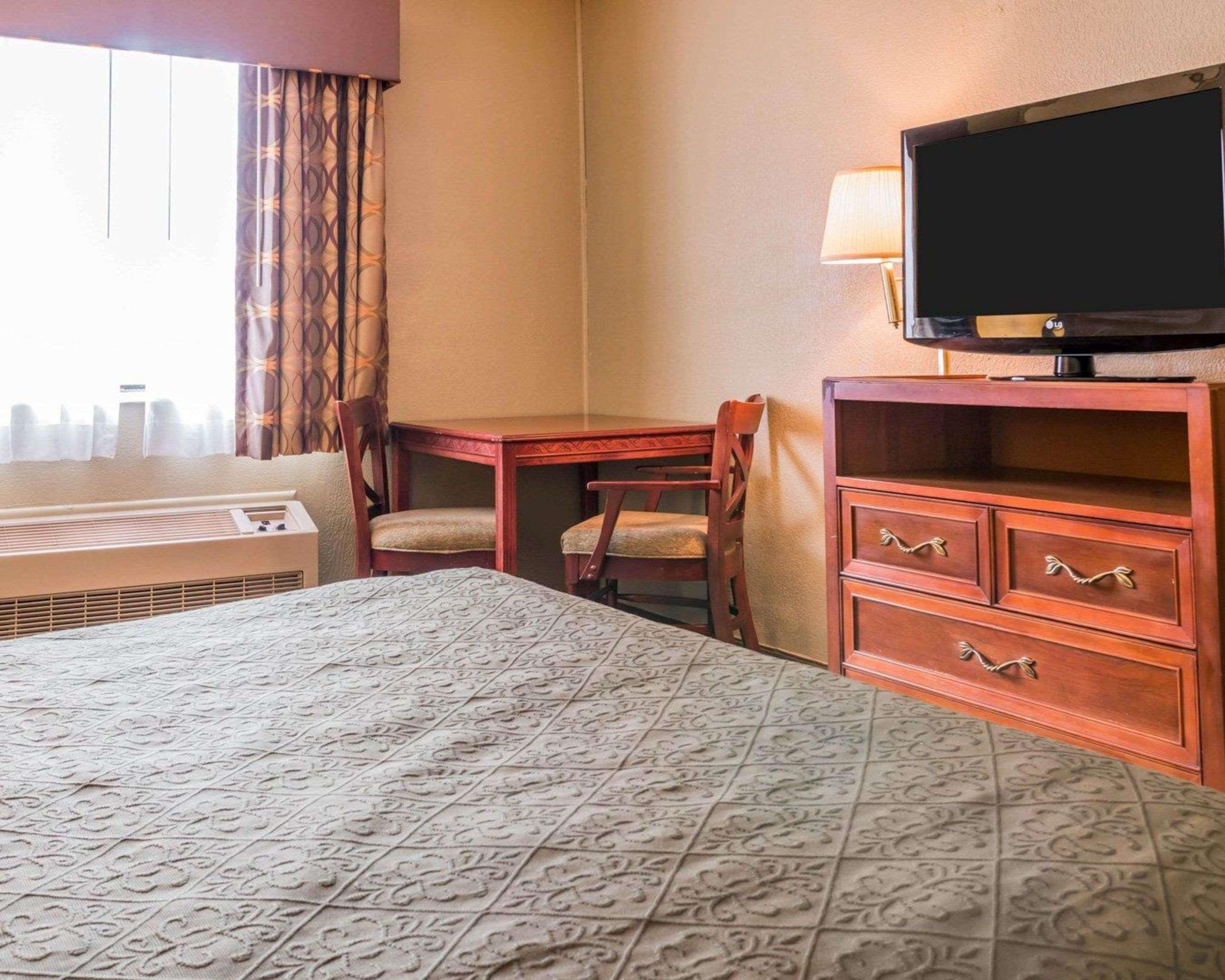Quality Inn Grand Rapids North Walker Eksteriør billede