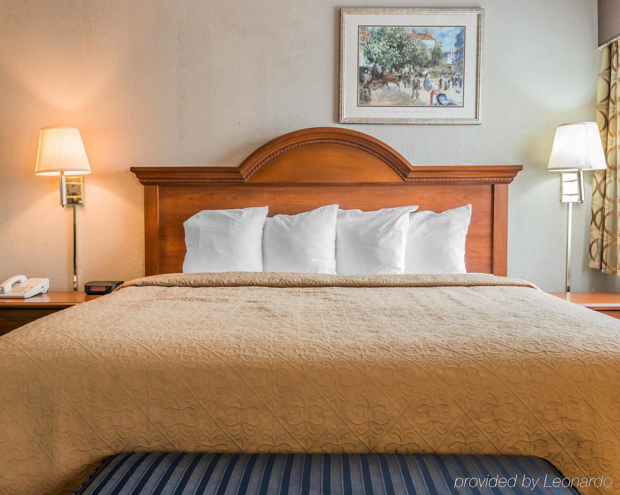 Quality Inn Grand Rapids North Walker Eksteriør billede